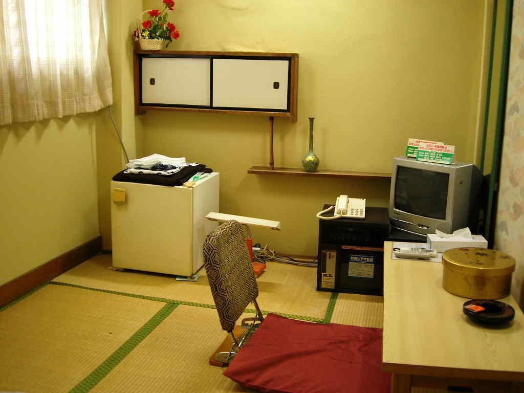 Komecho Ryokan Imabari Railway Station Kamer foto